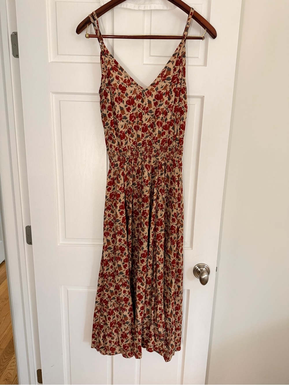 Pampelone Floral V-Neck Midi Dress - Beige with Red Floral size medium